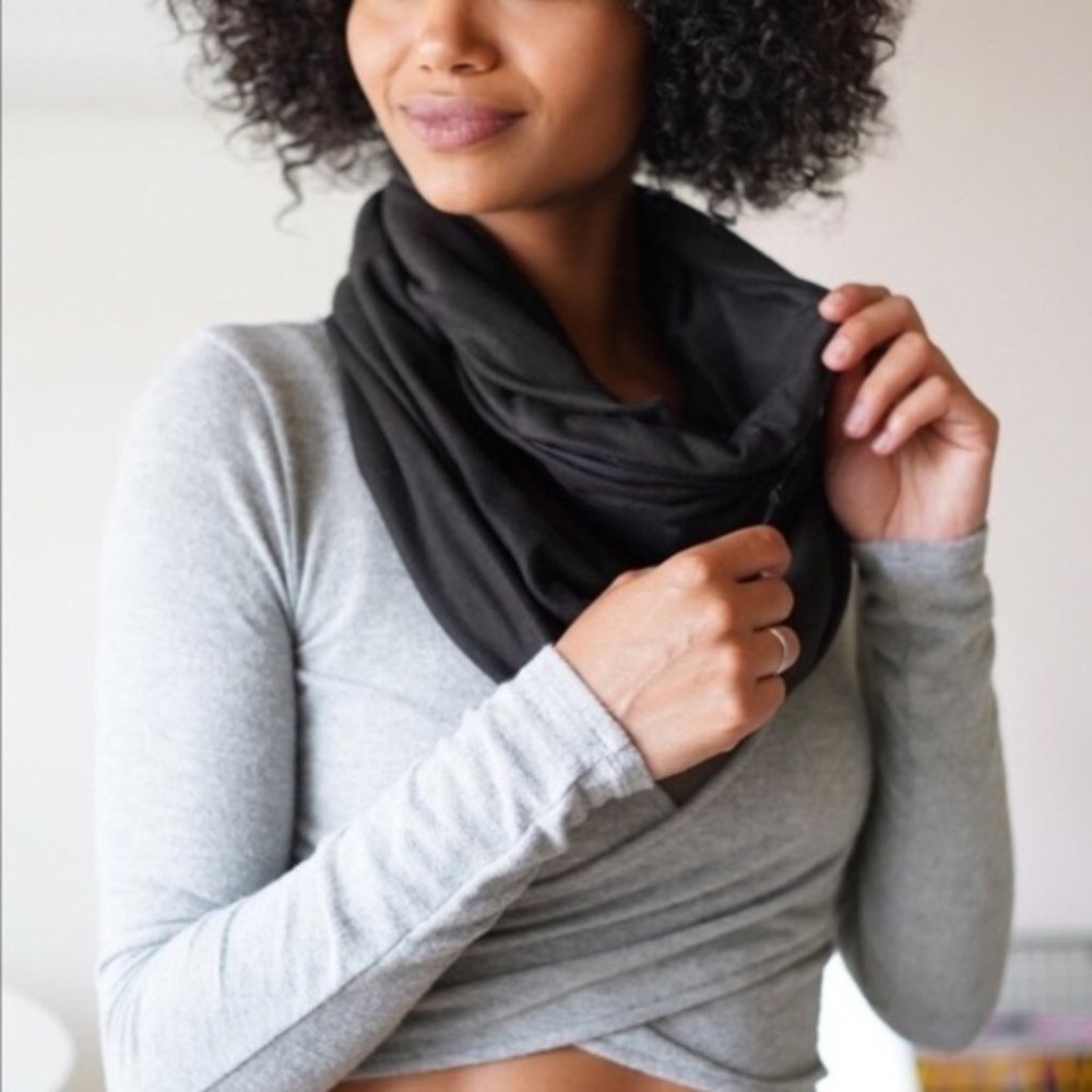BEYOND YOGA |  Infinity Hidden Pocket Scarf